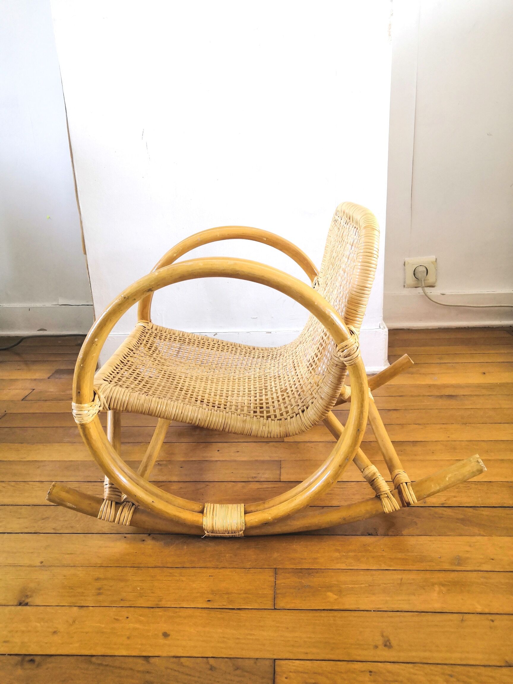 Rocking chair child design 70s