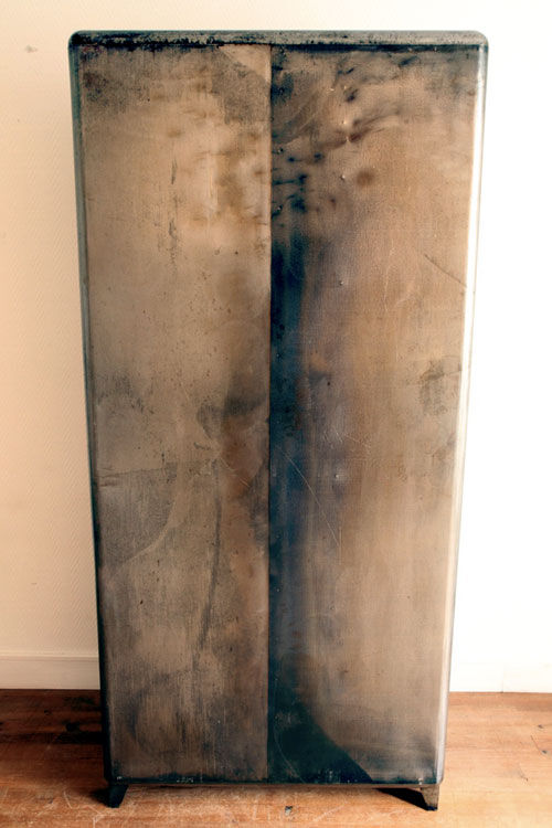 Industrial metal cloakroom 3 doors rounded corners