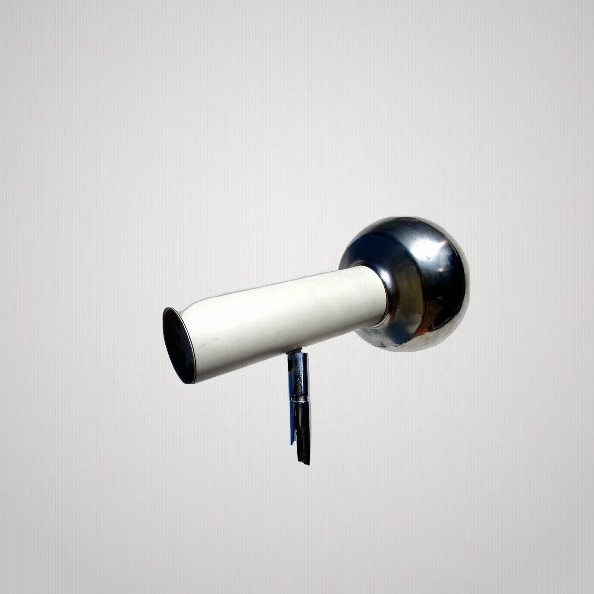 Modernist wall lamp from the Disderot era, Alain Richard adjustable spotlight.