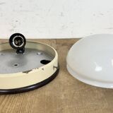Applique, plafonnier industriel en bakélite et verre opalin, années 1950