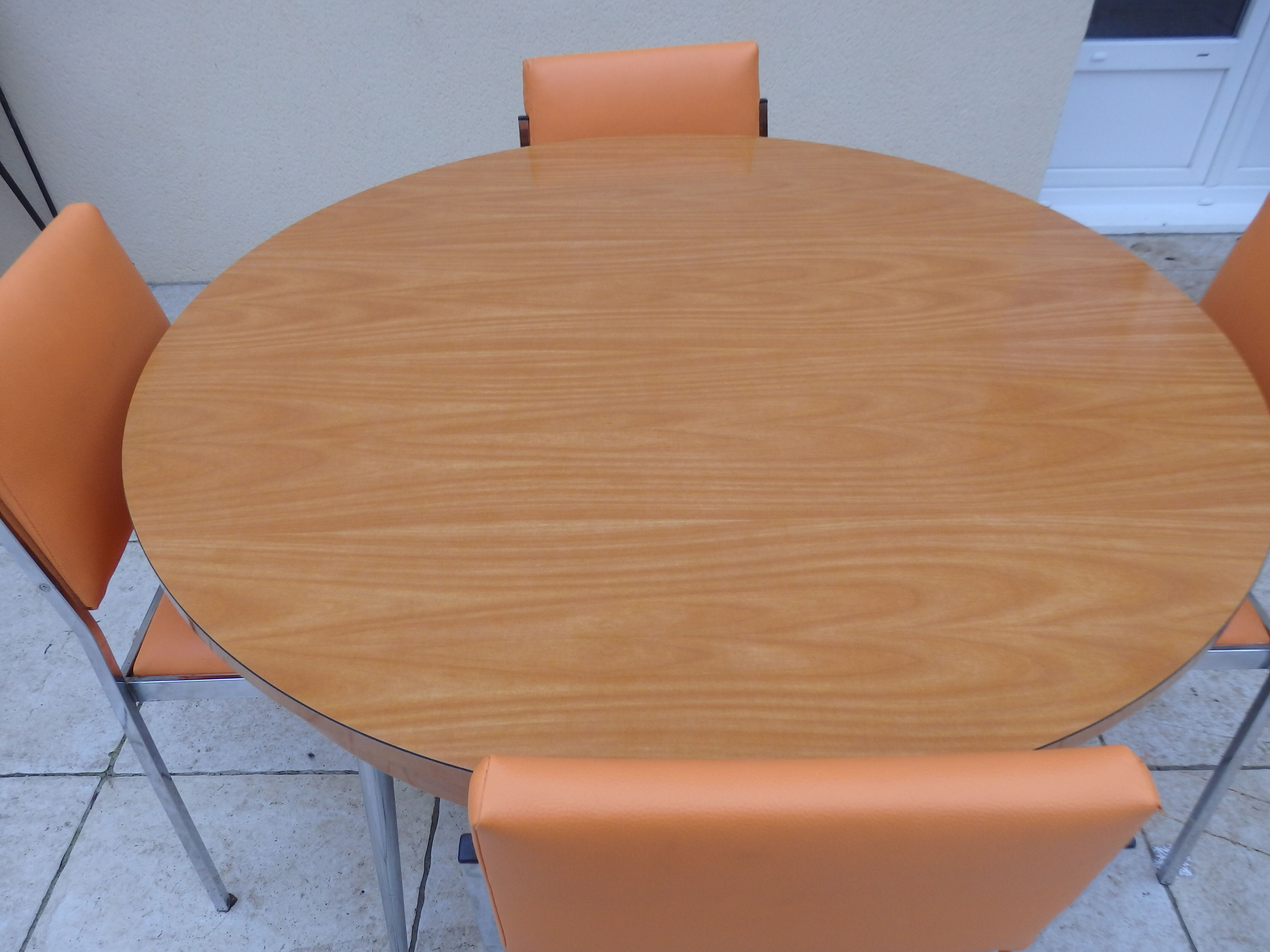 Table is kitchen chairs orange formica vintage year 60 70
