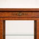 Vitrine ancienne en loupe d’orme et bronzés dorés - Style Napoléon III
