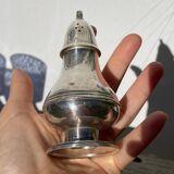 Salière ou poivrier en métal argenté