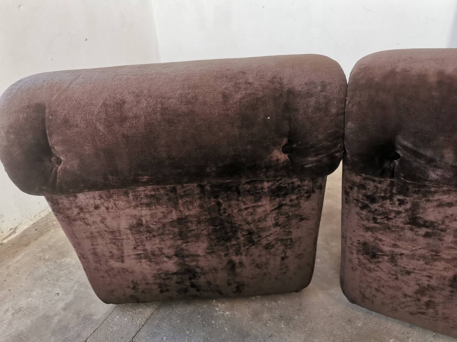 Pair of velvet armchairs from the 70s/80s