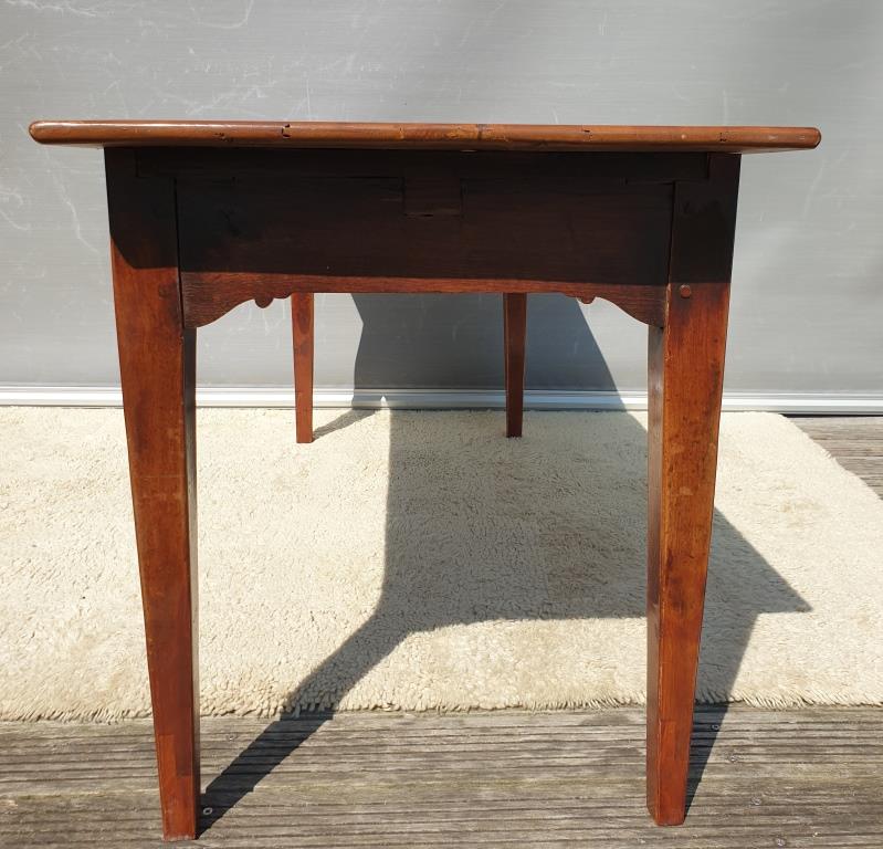 Farm table office served nineteenth