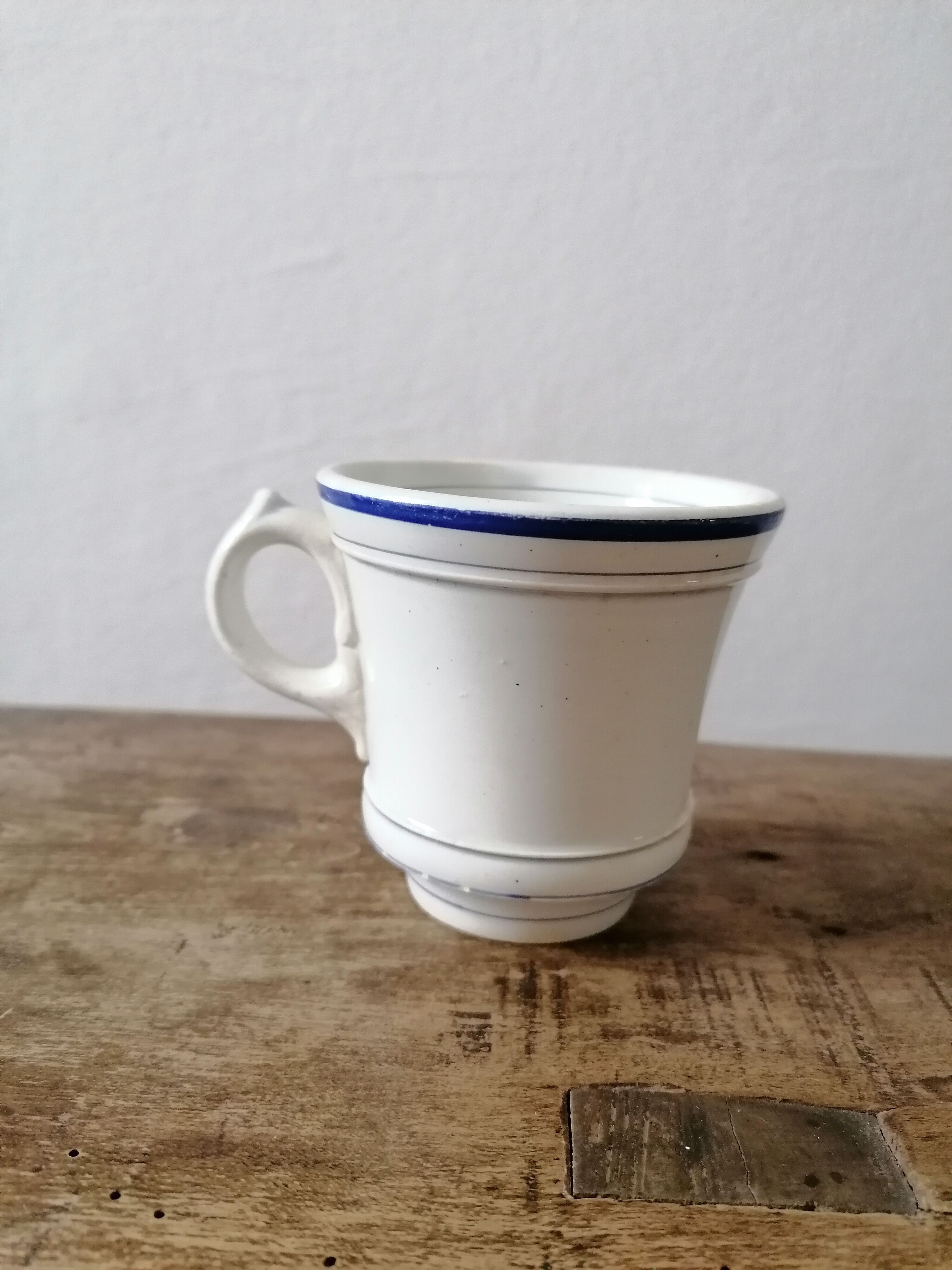 Creil and Montereau earthenware burner