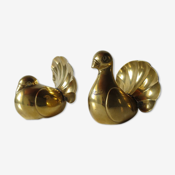 Couple of brass pigeons