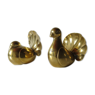 Couple of brass pigeons