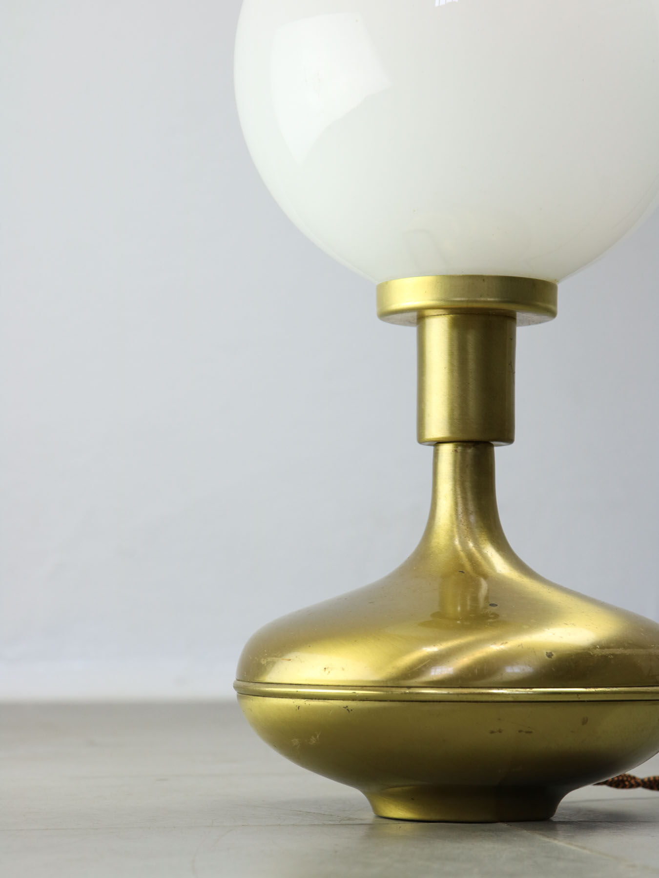 Italian mid-century modern brass & opaline glass table lamp