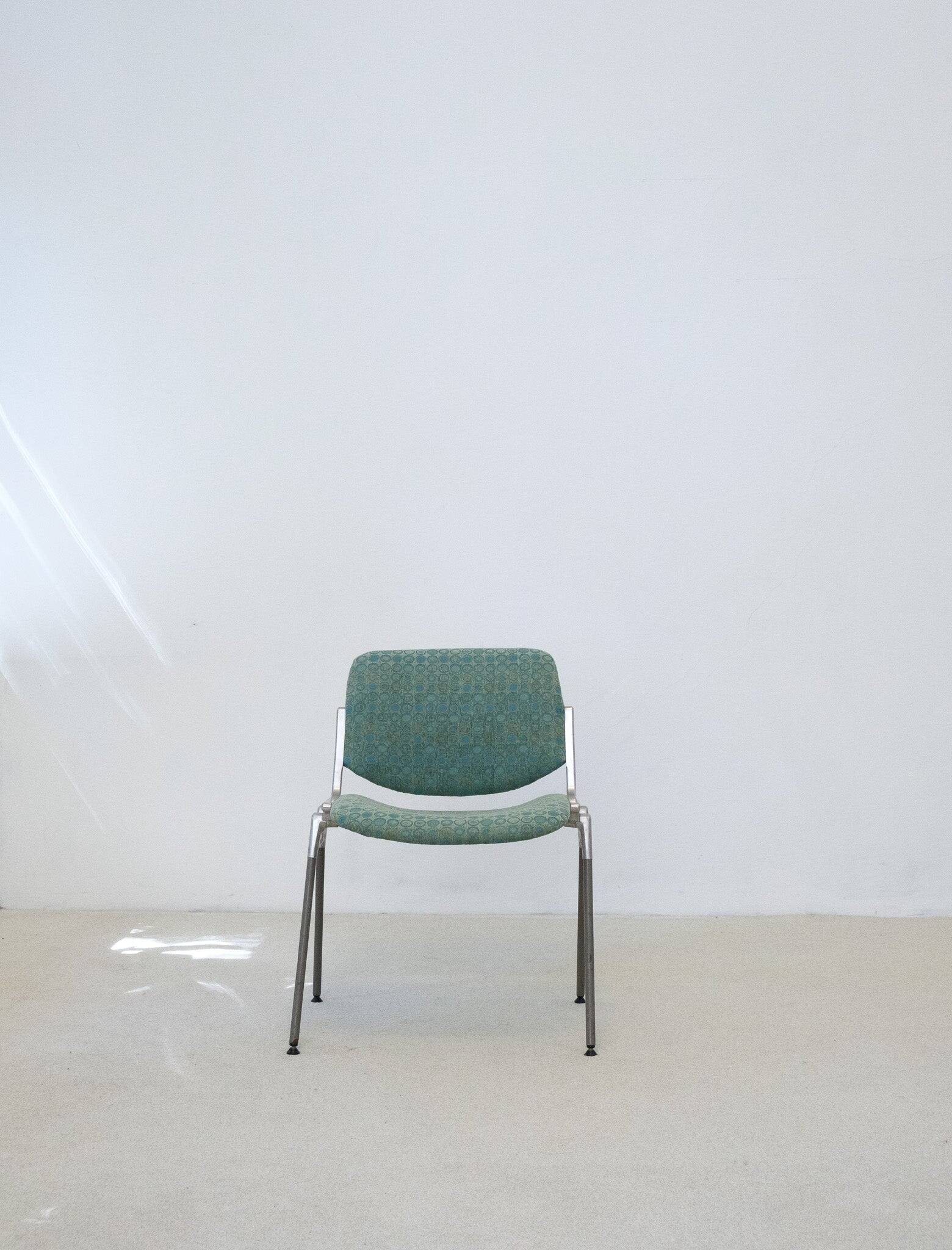 Set of Six Castelli (DSC 106) stacking dining chairs by Giancarlo Piretti from 1965, Italy