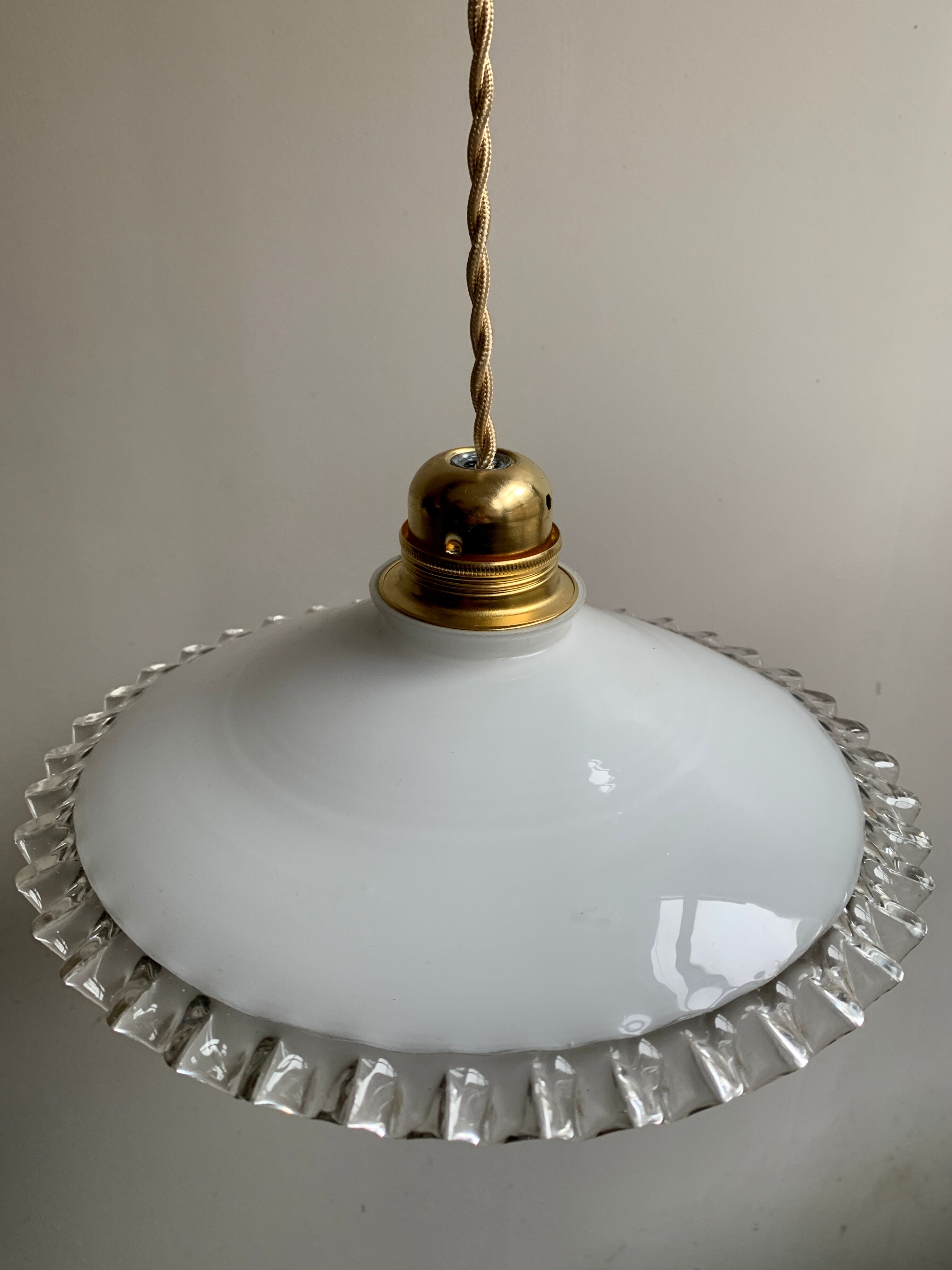 Suspension en opaline vintage
