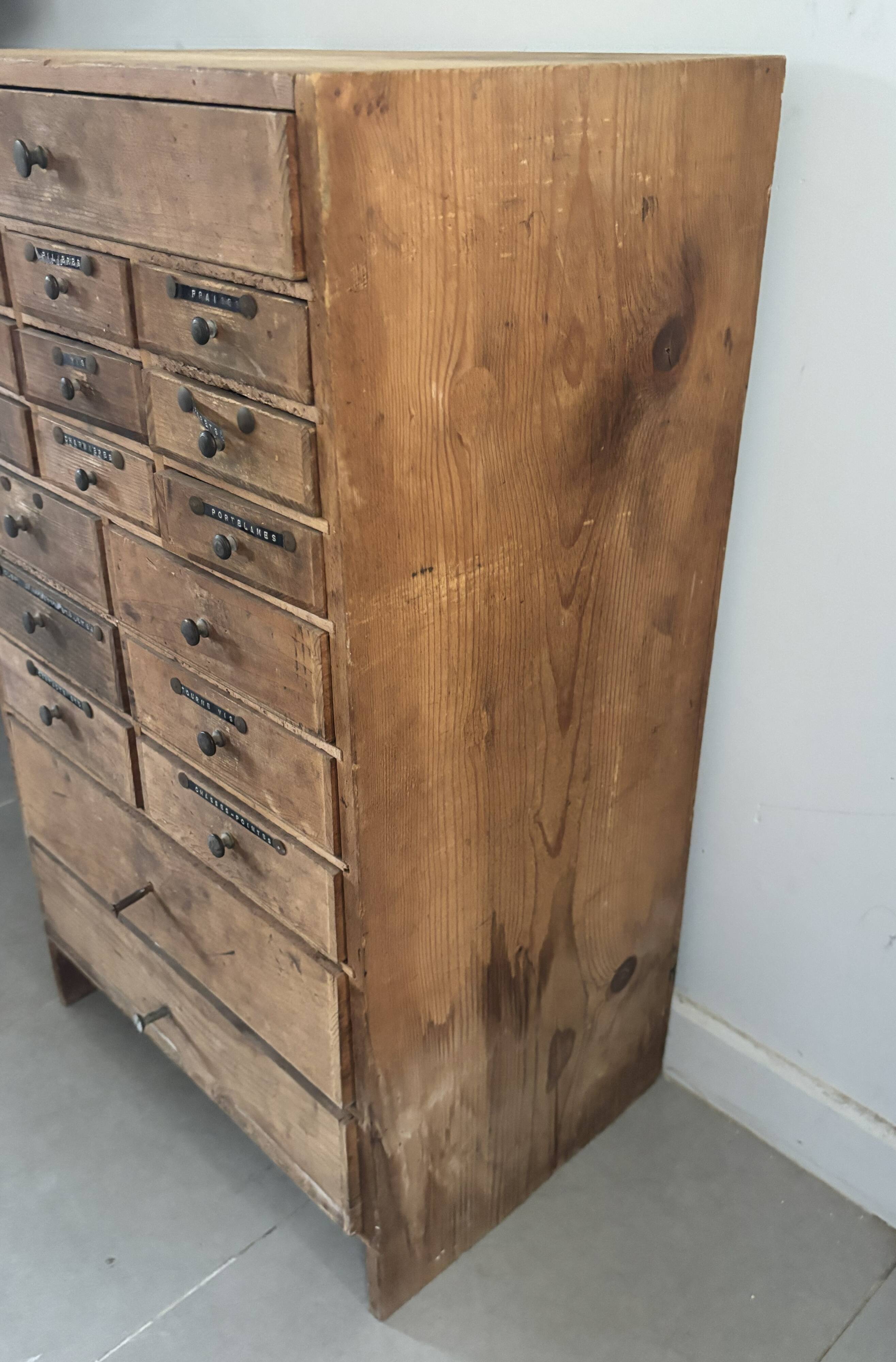 Petit meuble de métier vintage des années 60