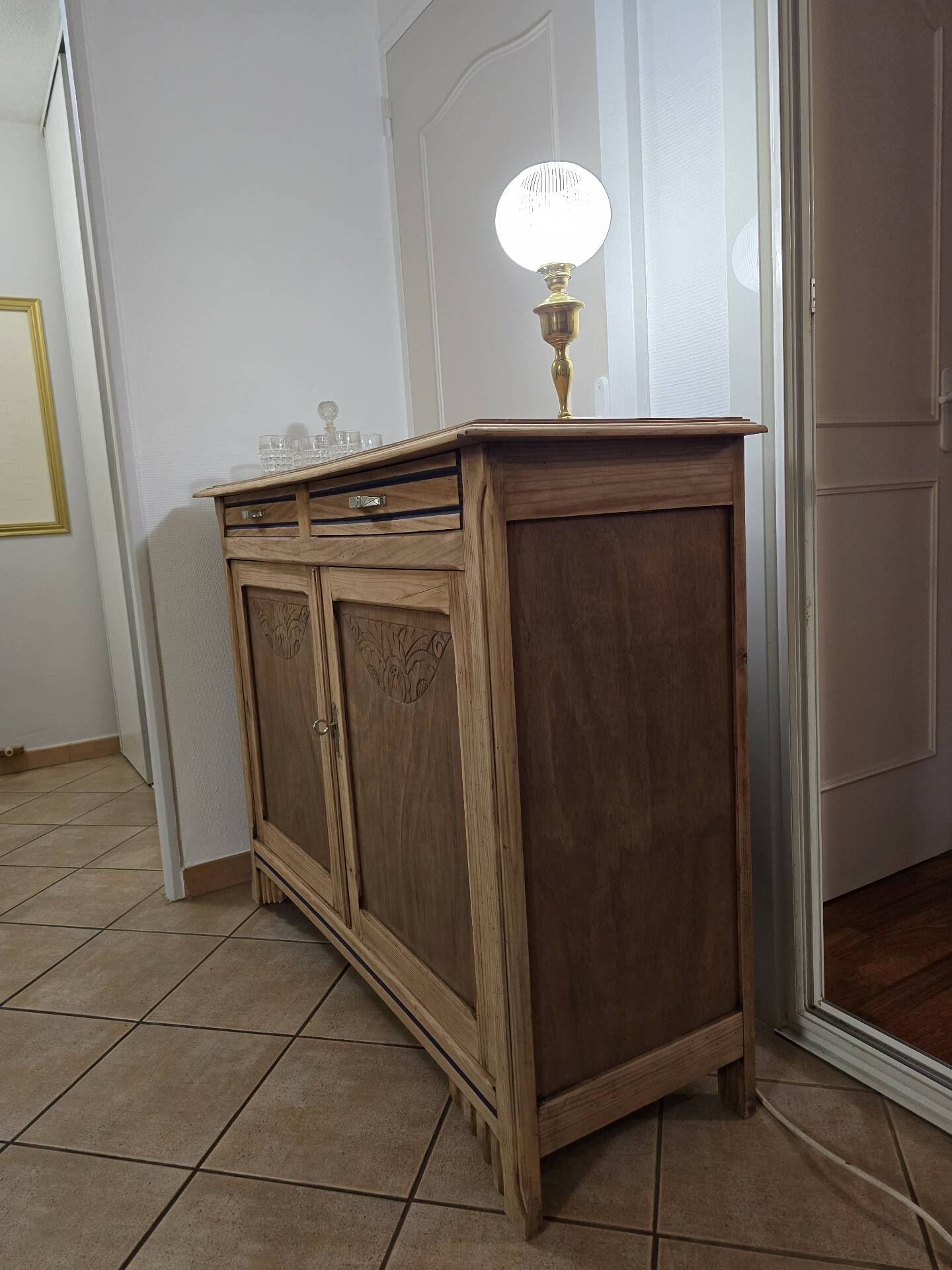 Buffet in Art Deco style, restored solid raw wood.
