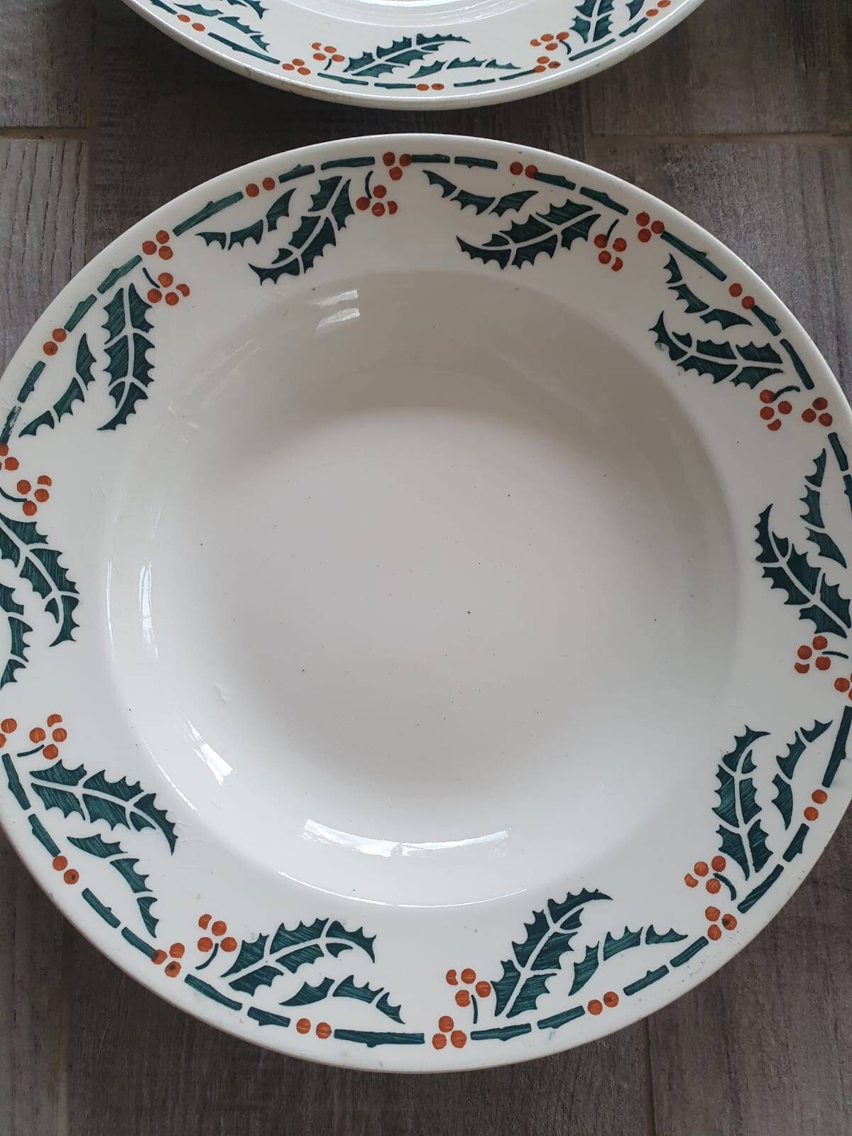 Lunéville holly soup plates