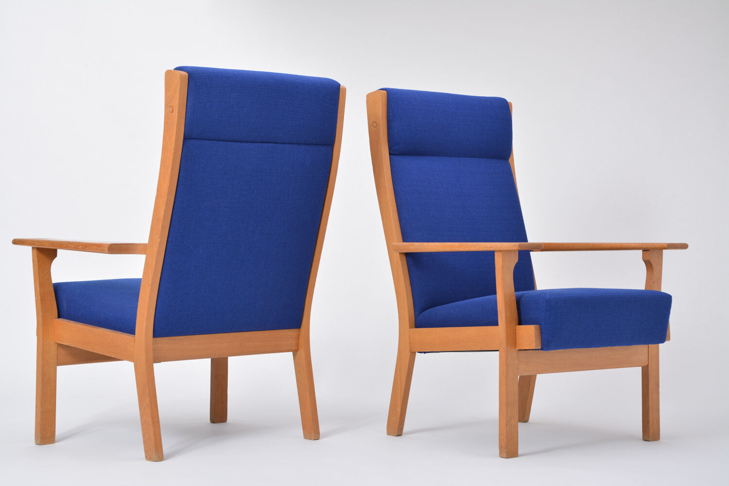 Set of Two Danish Mid-Century Modern GE 181 a Chairs by Hans Wegner for GETAMA