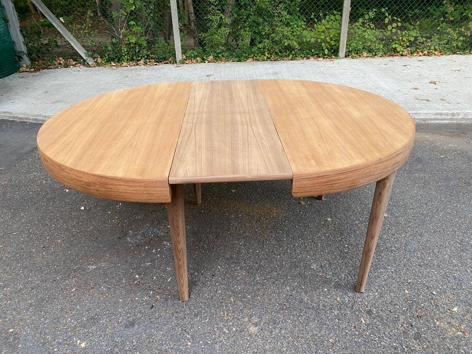 Authentic Scandinavian round table BAUMANN stripped in raw teak 1960