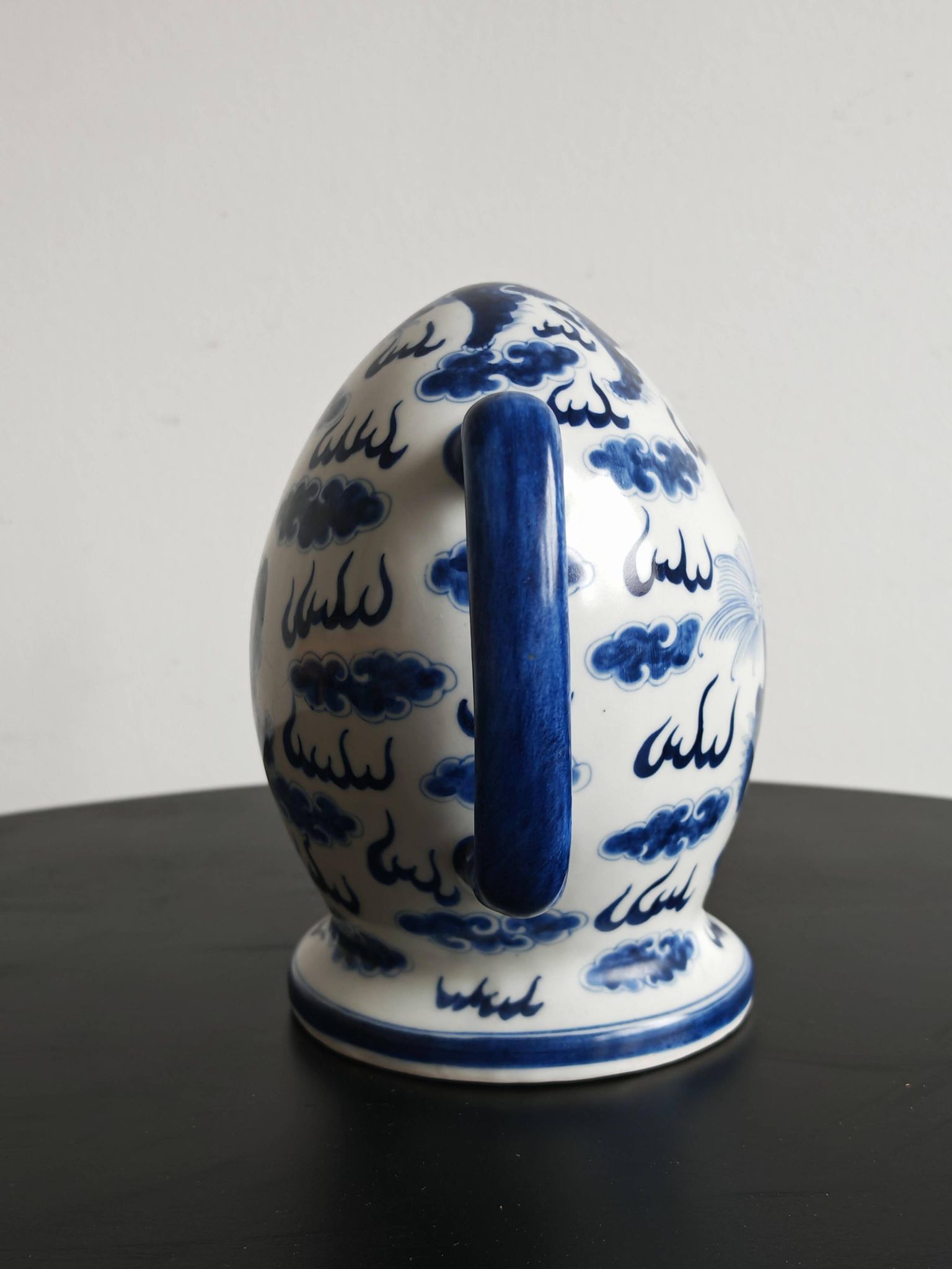 Blue and white porcelain teapot Cadogan, Guangxu period, 19th century.