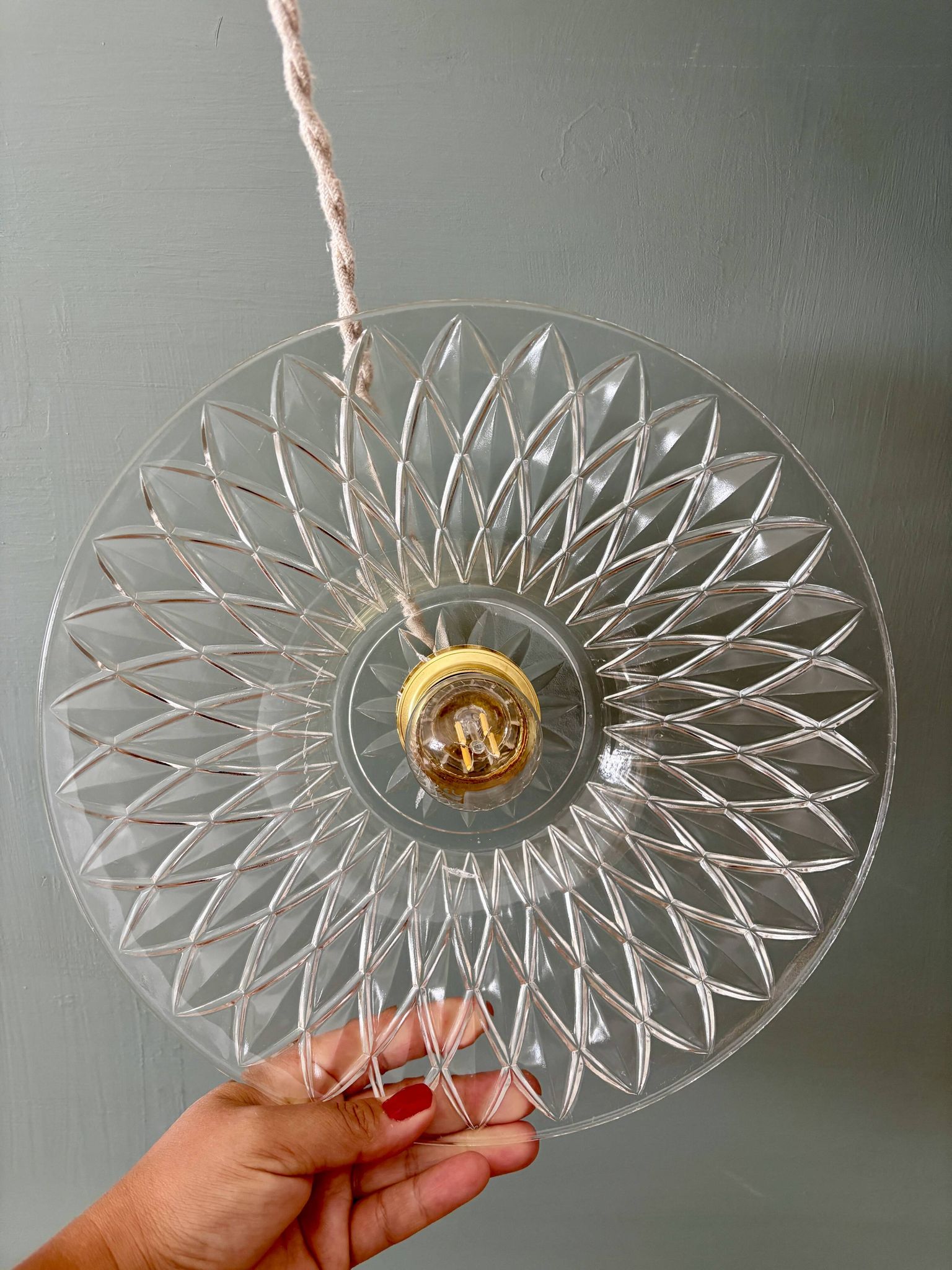 Suspension abat-jour vintage en verre moulé - collection vaisselle -