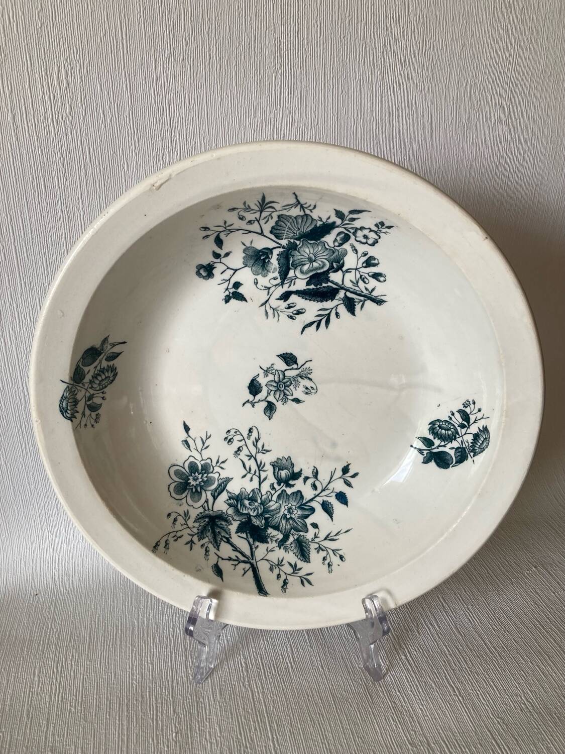 Grigny Terre de Feu dish, floral motif, 19th - 20th century