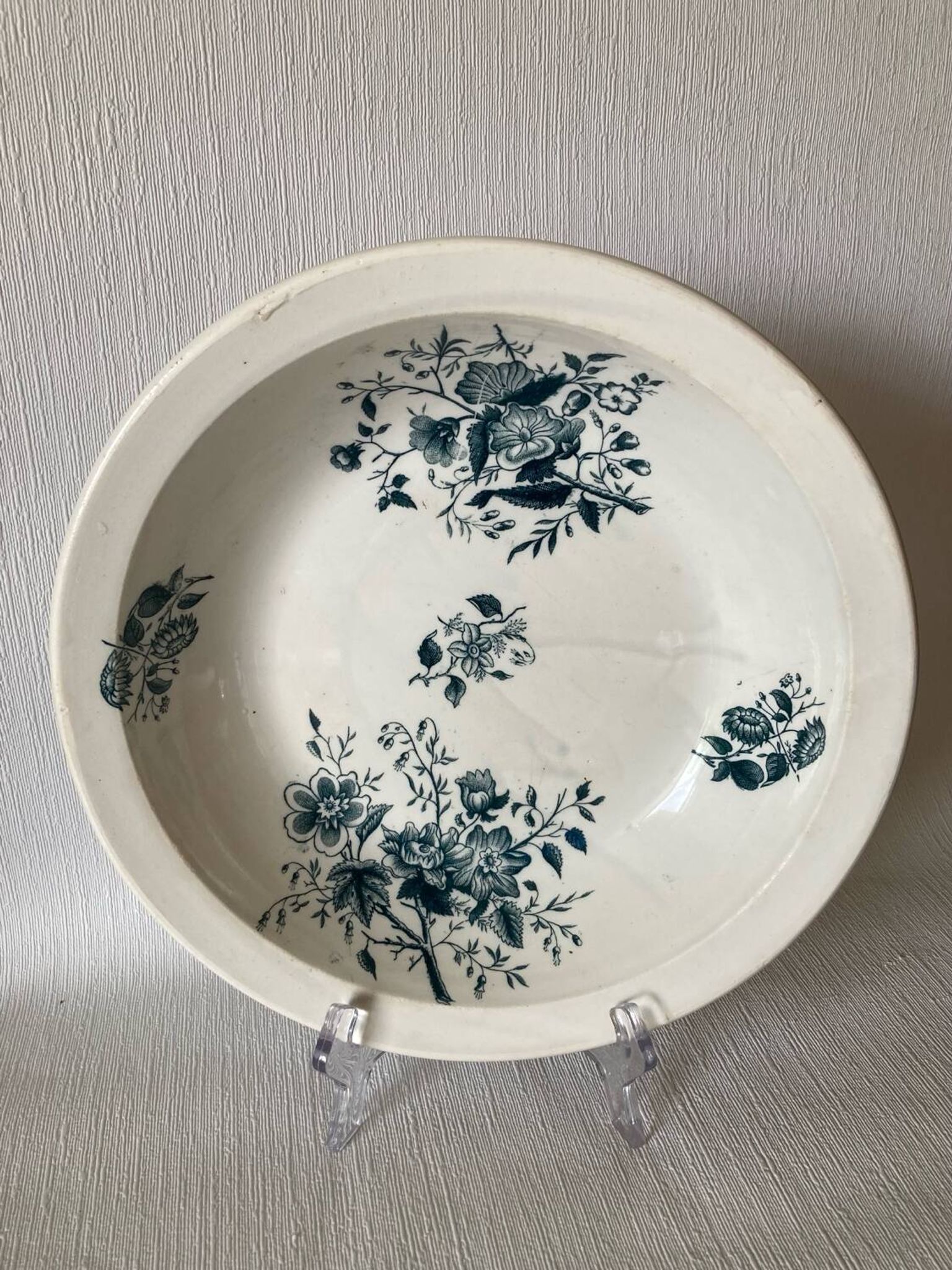 Plat Terre de feu de Grigny motif floral XIX - XXème