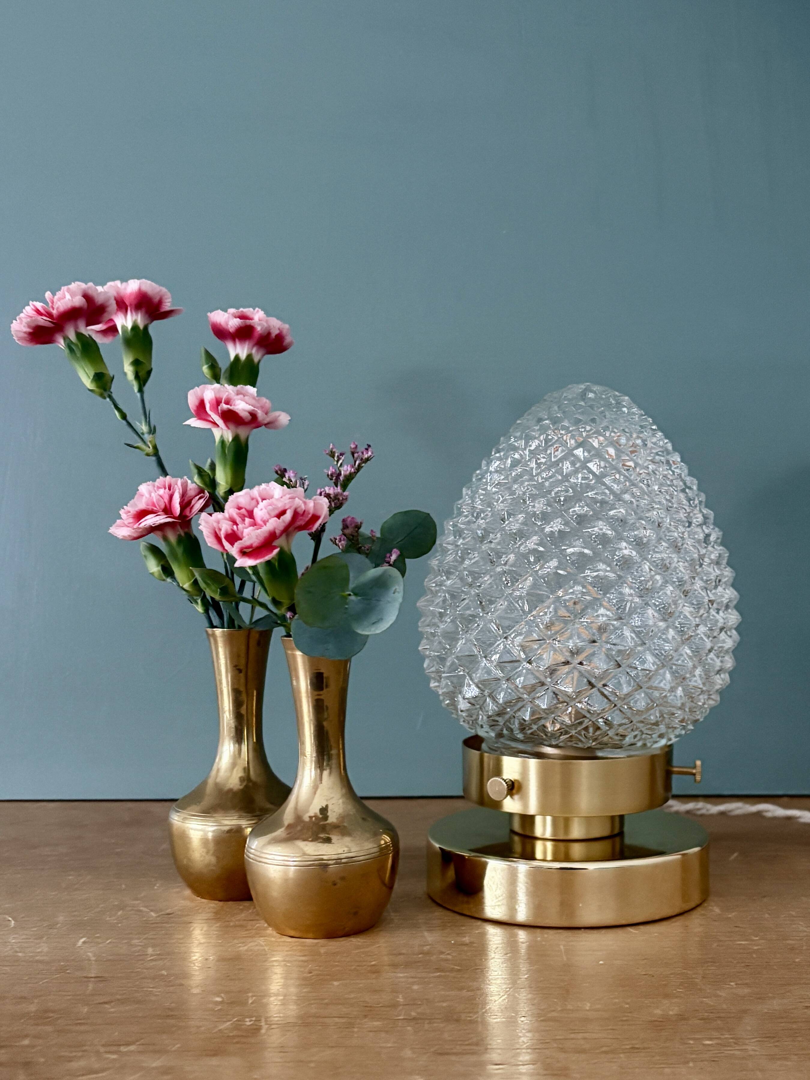 Vintage globe table lamp in diamond-point glass