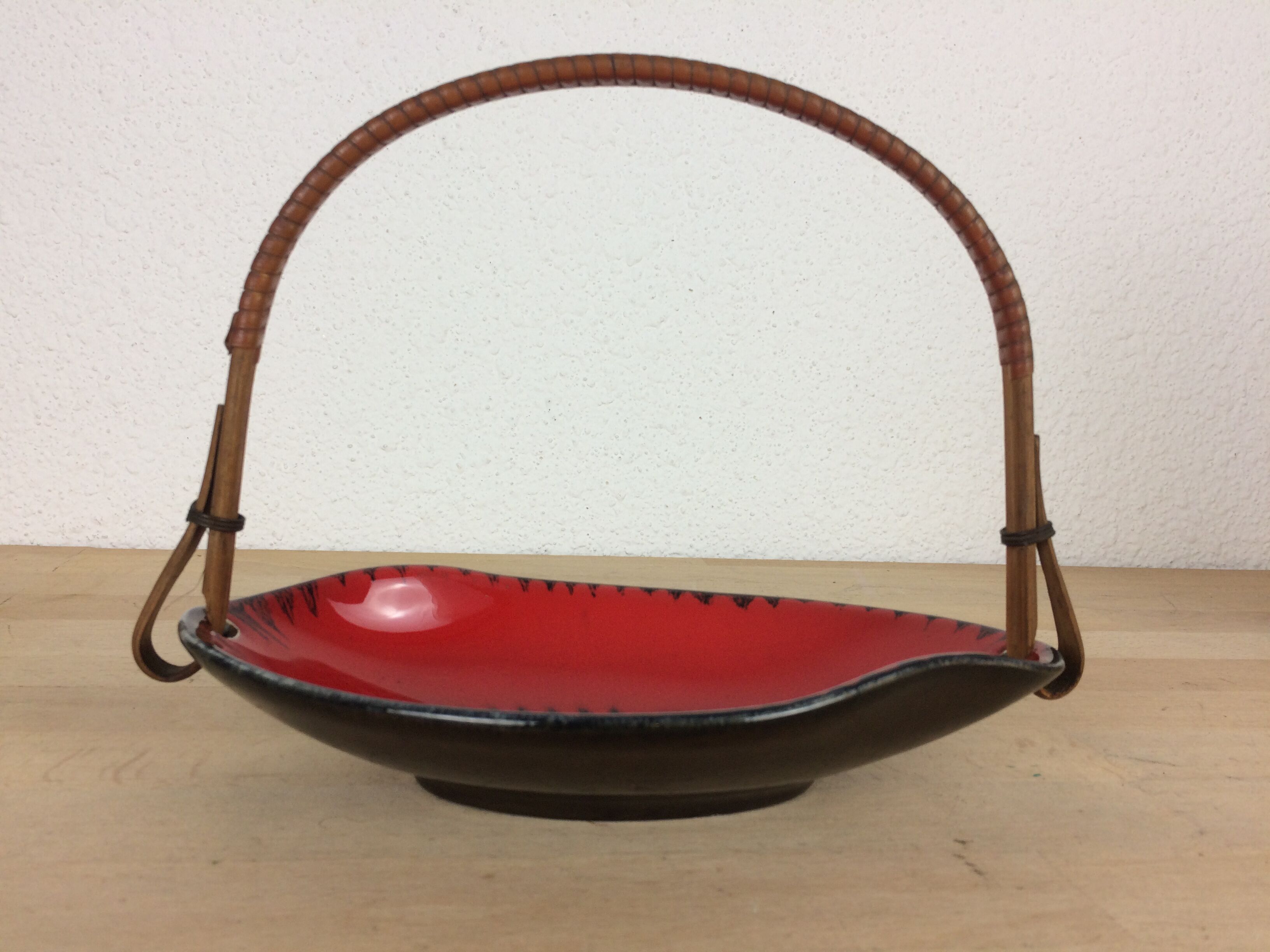 Empty pocket Elchinger ceramic black and red