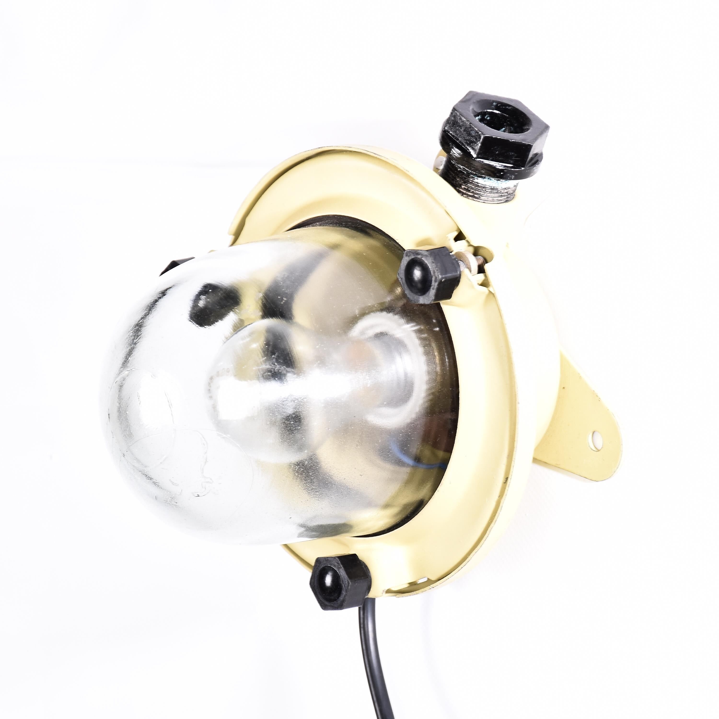 Industrial wall lamp