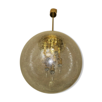 Suspension globe en verre givré et laiton de Doria Leuchten, années 1960