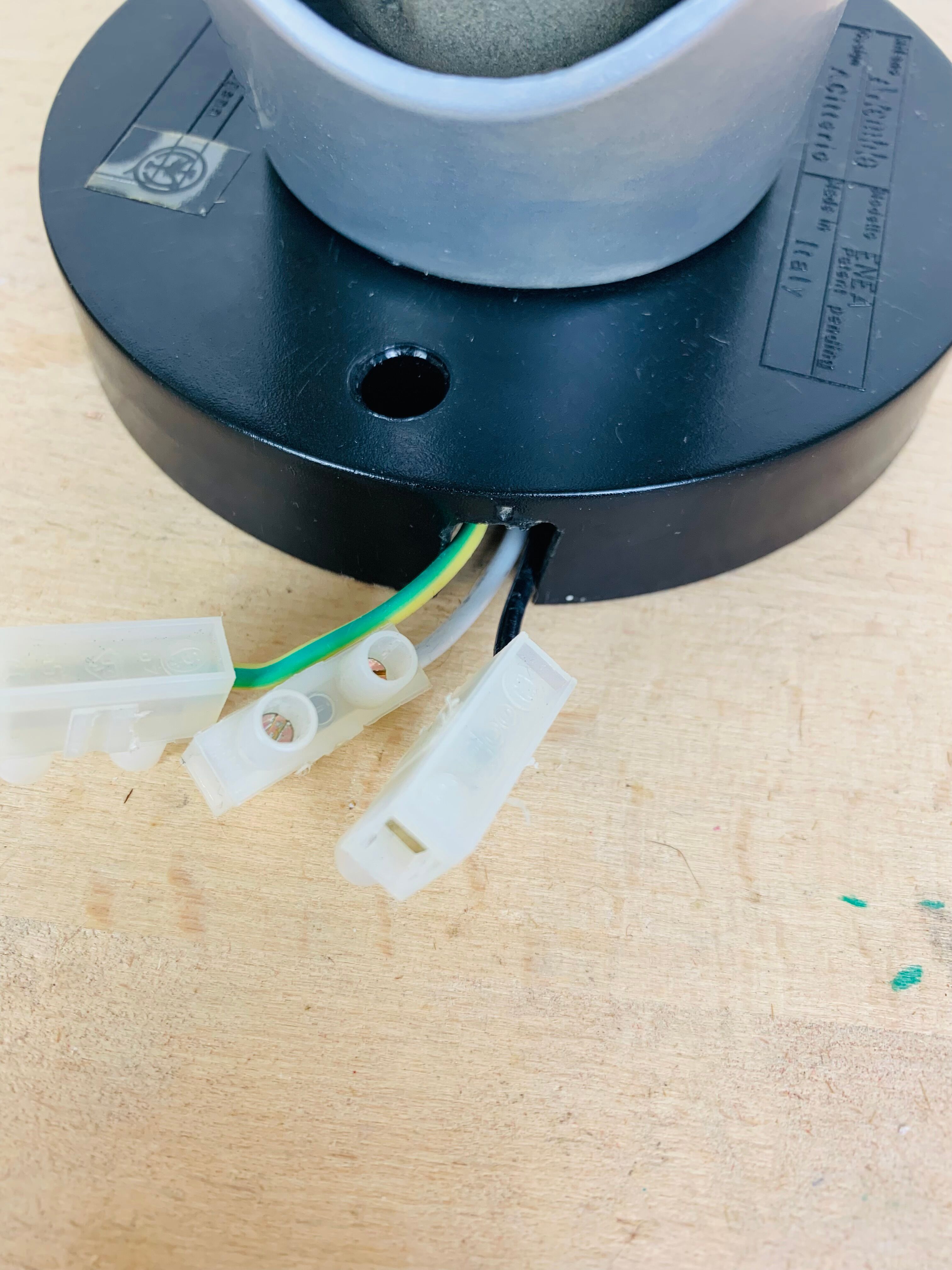 Artemide Enea wall lamp by Antonio Citterio