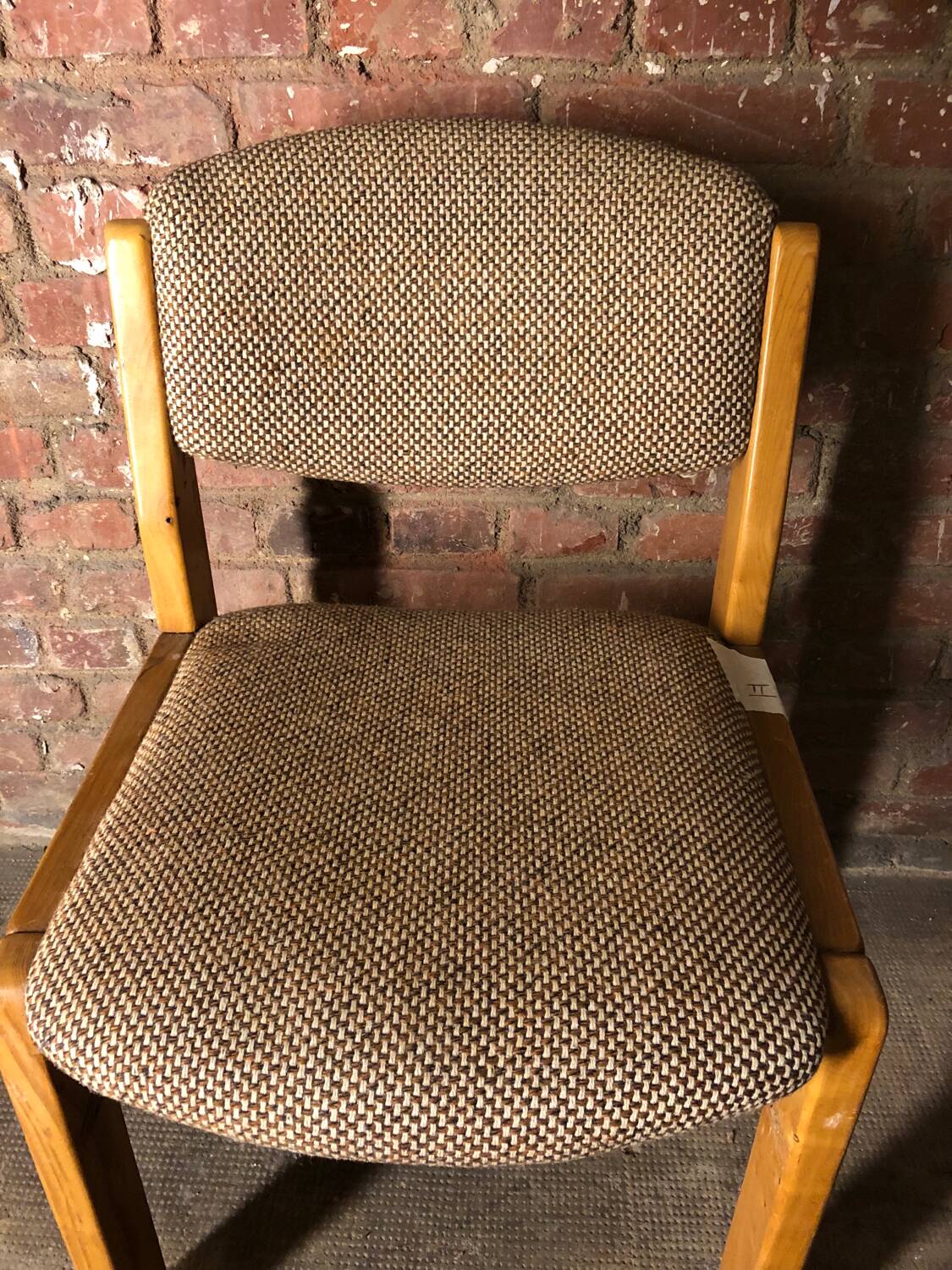 Series 6 elm chairs Maison Regain