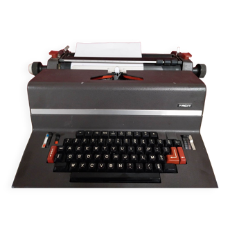 Machine à écrire facit