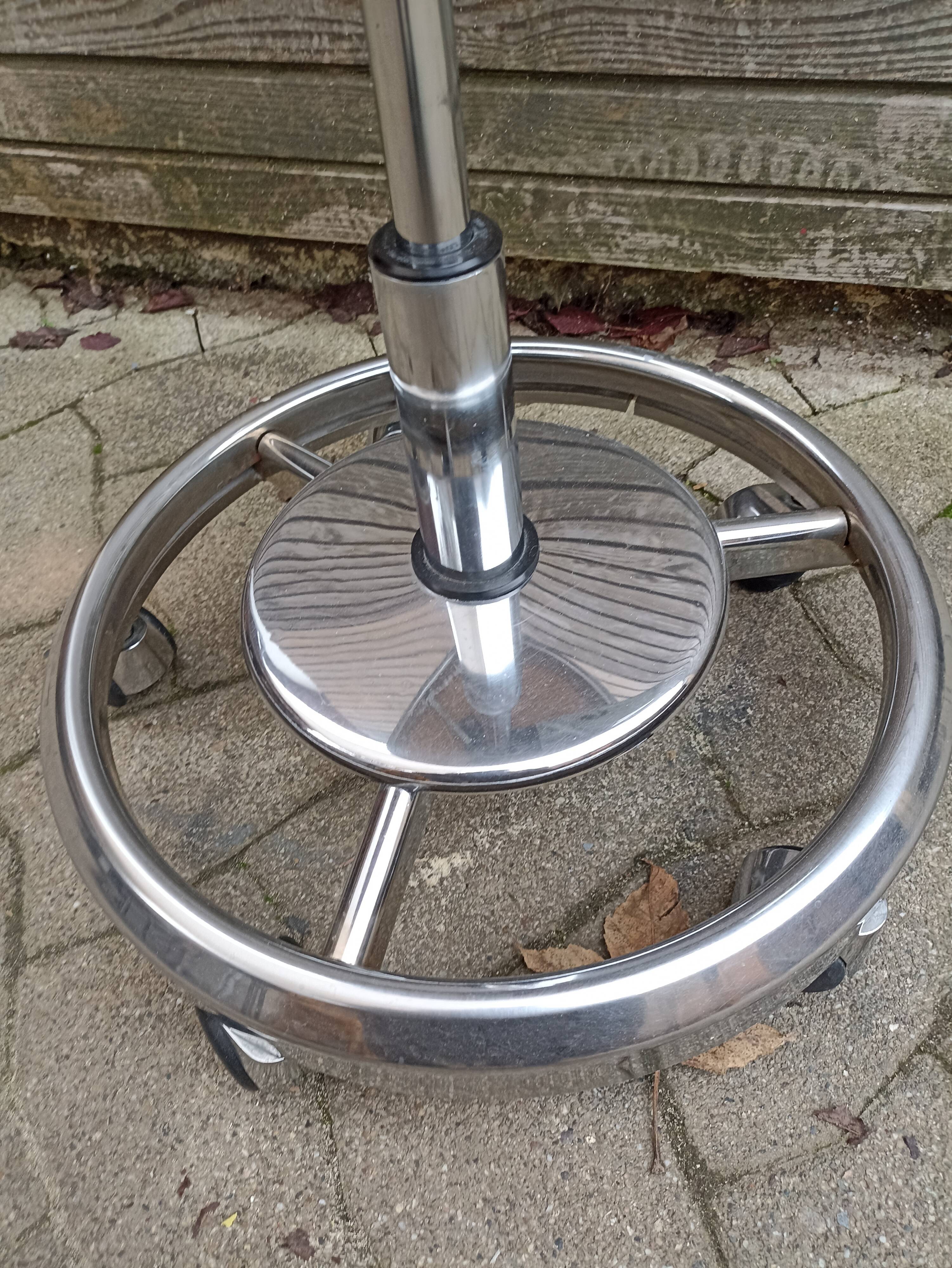 Industrial dentist chair