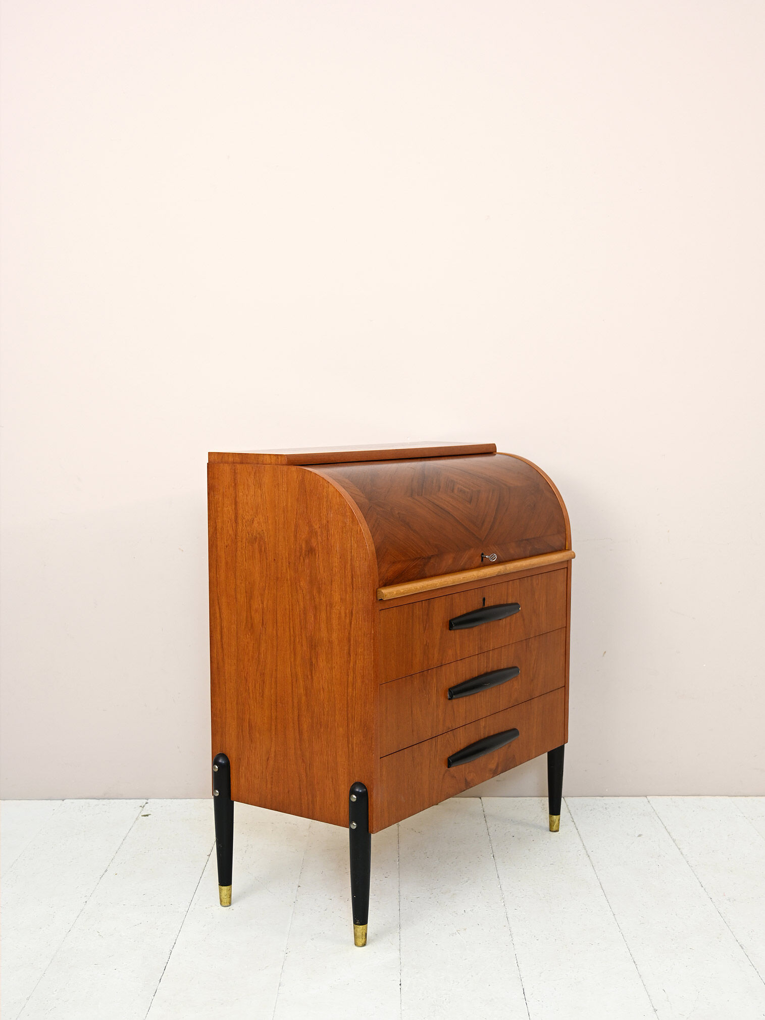 Chest of drawers secretary