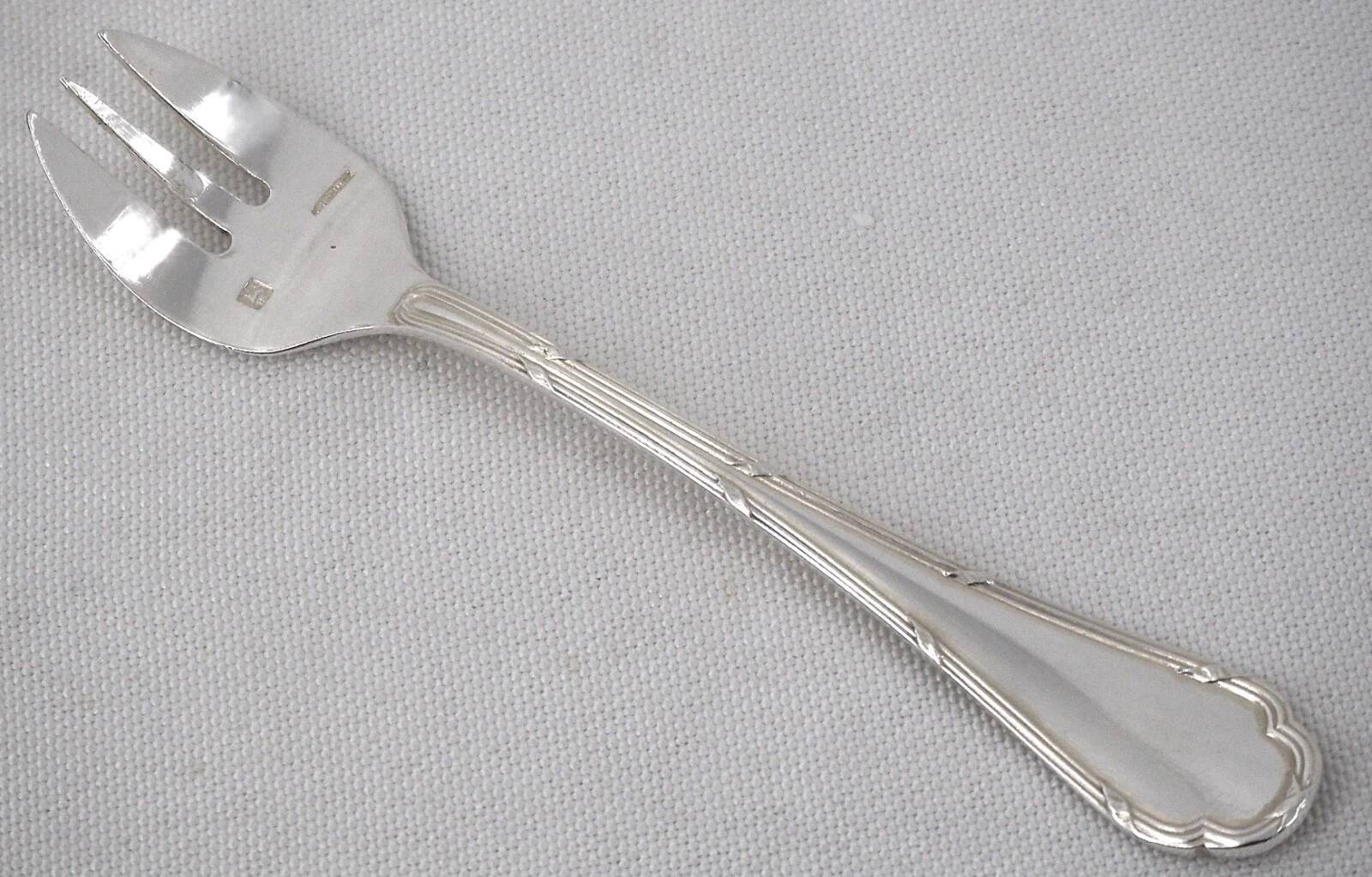 Ercuis Trianon, Rubans, 12 silver-plated oyster forks, excellent condition.