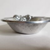 Coupelle vide poche en fonte d'aluminium au décor de fruits signée Tonini