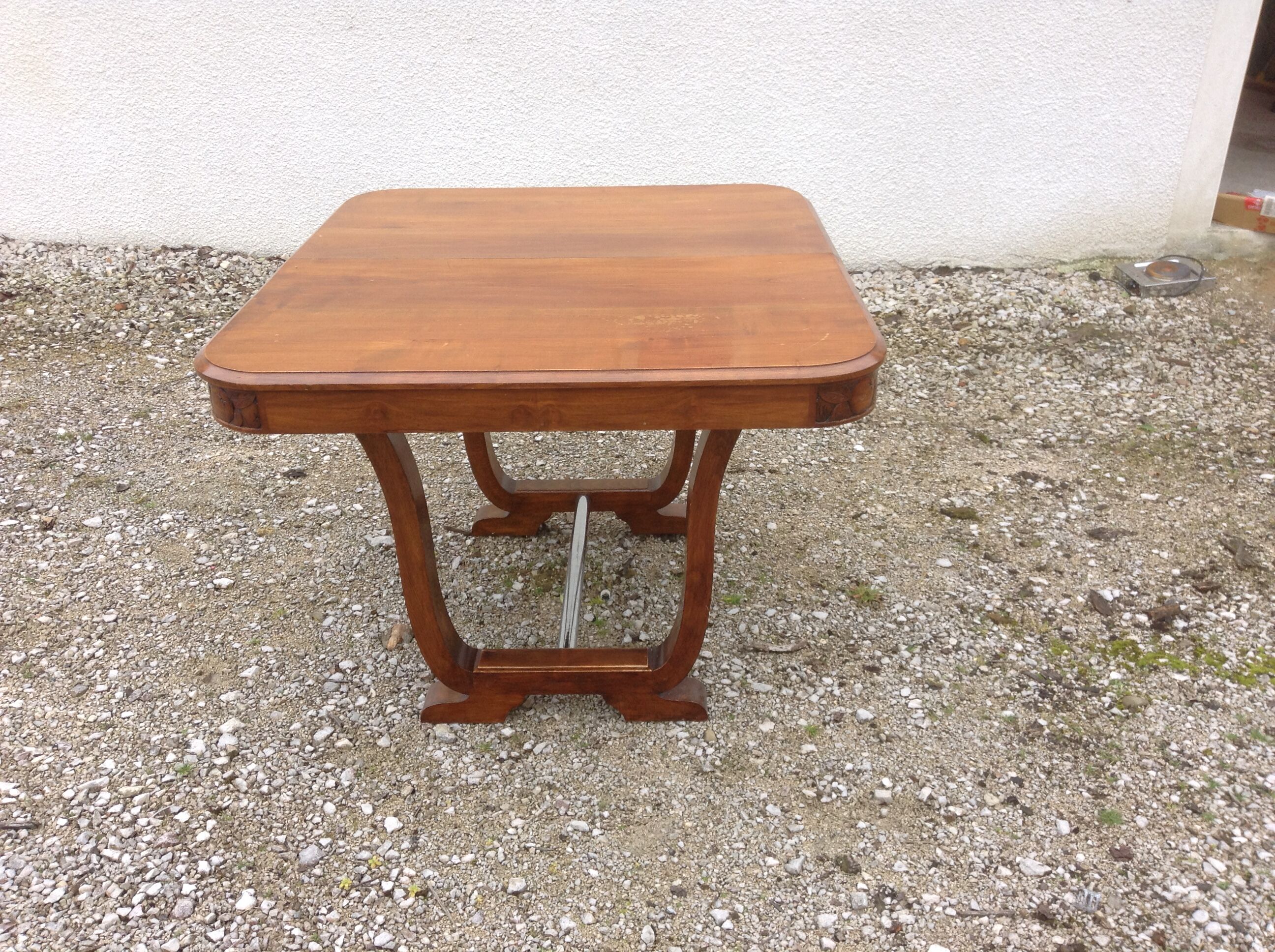 Square table art deco