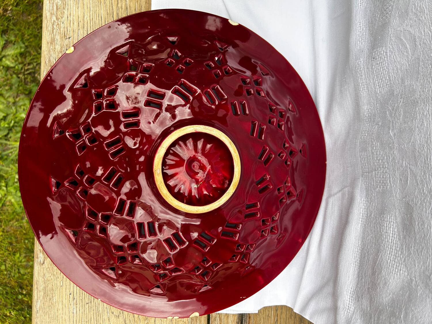 Burgundy braided ceramic bowl