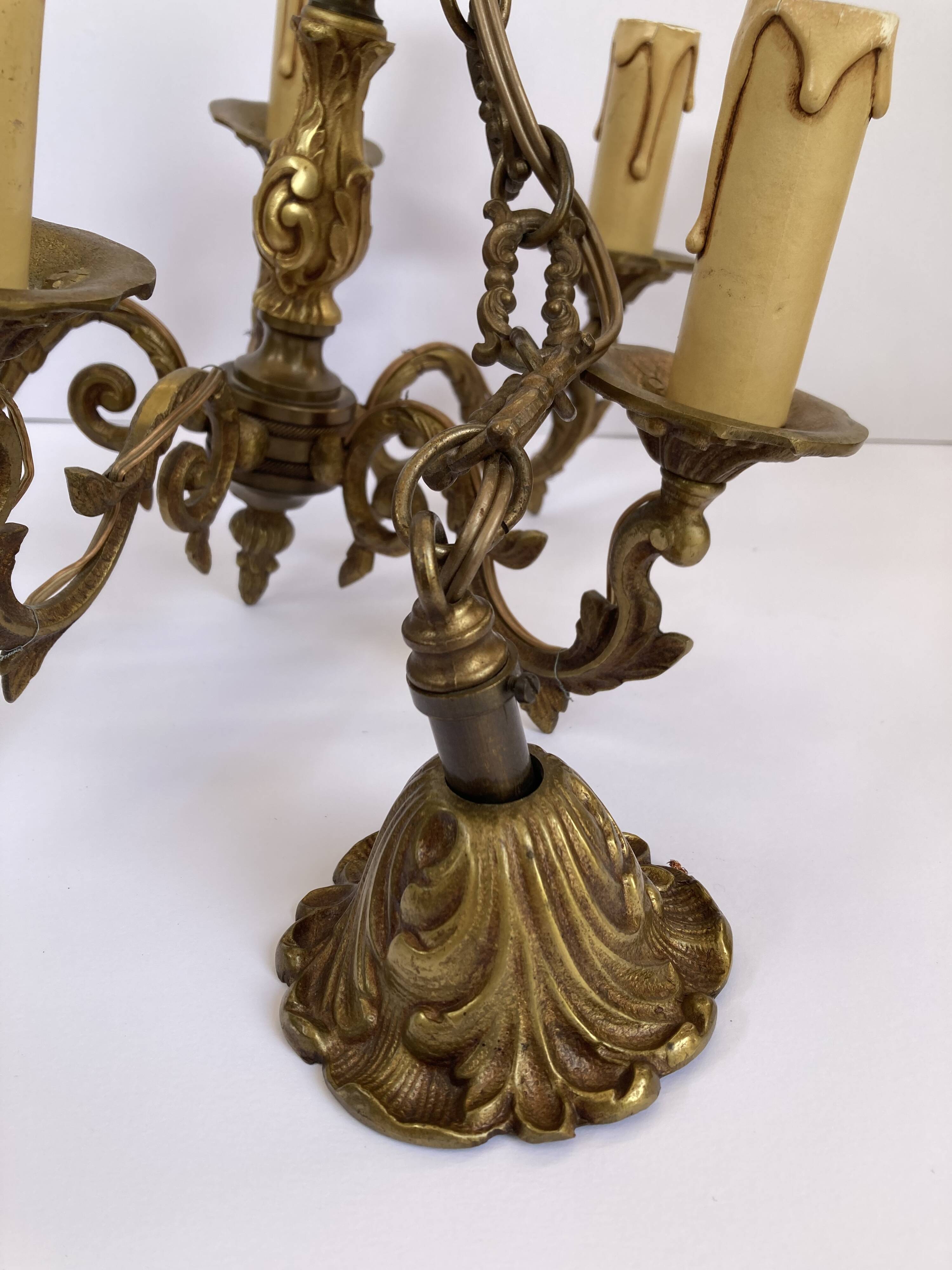 Lustre ancien doré à 5 lumières