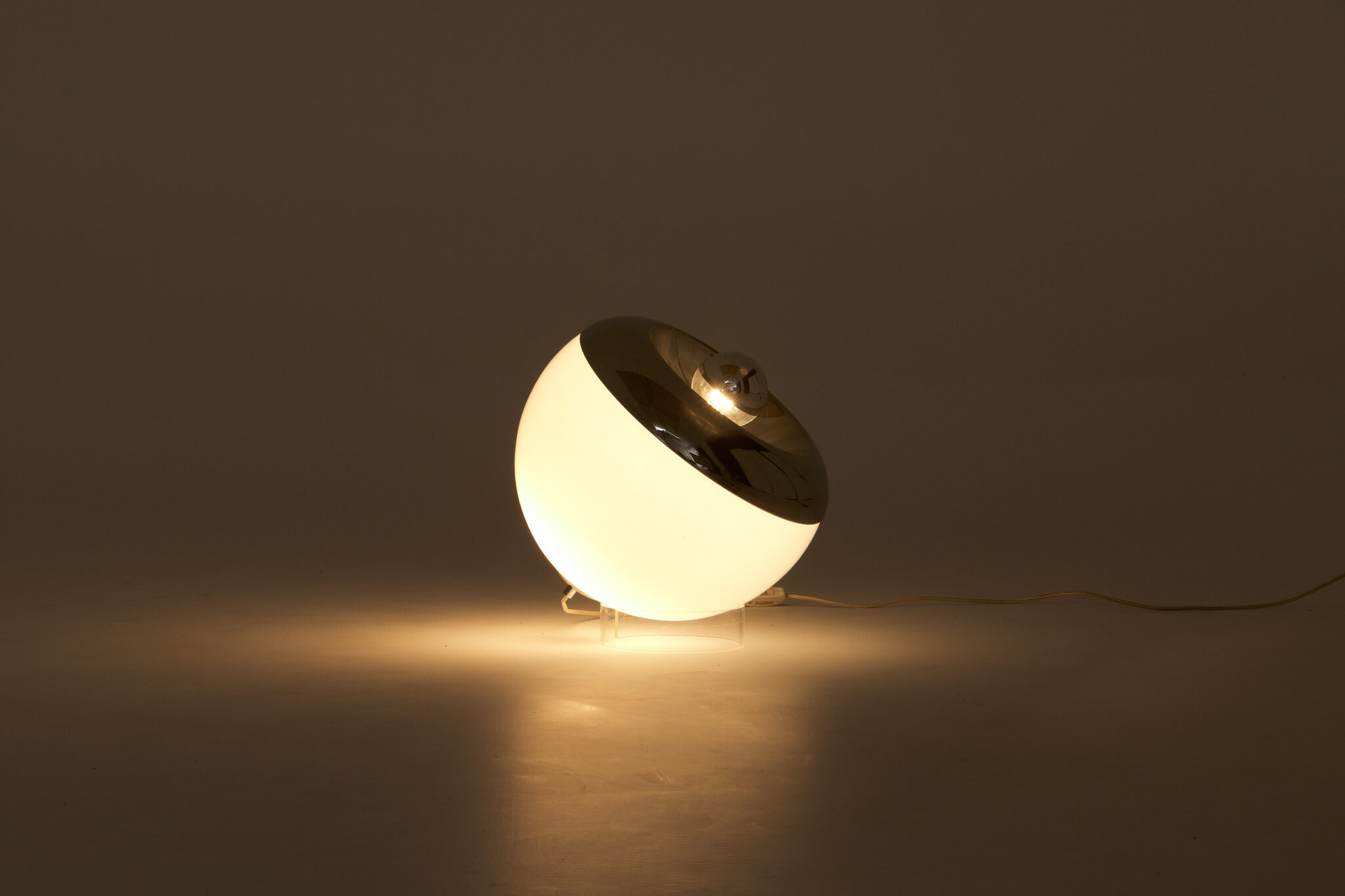 "Orbital" glass table lamp