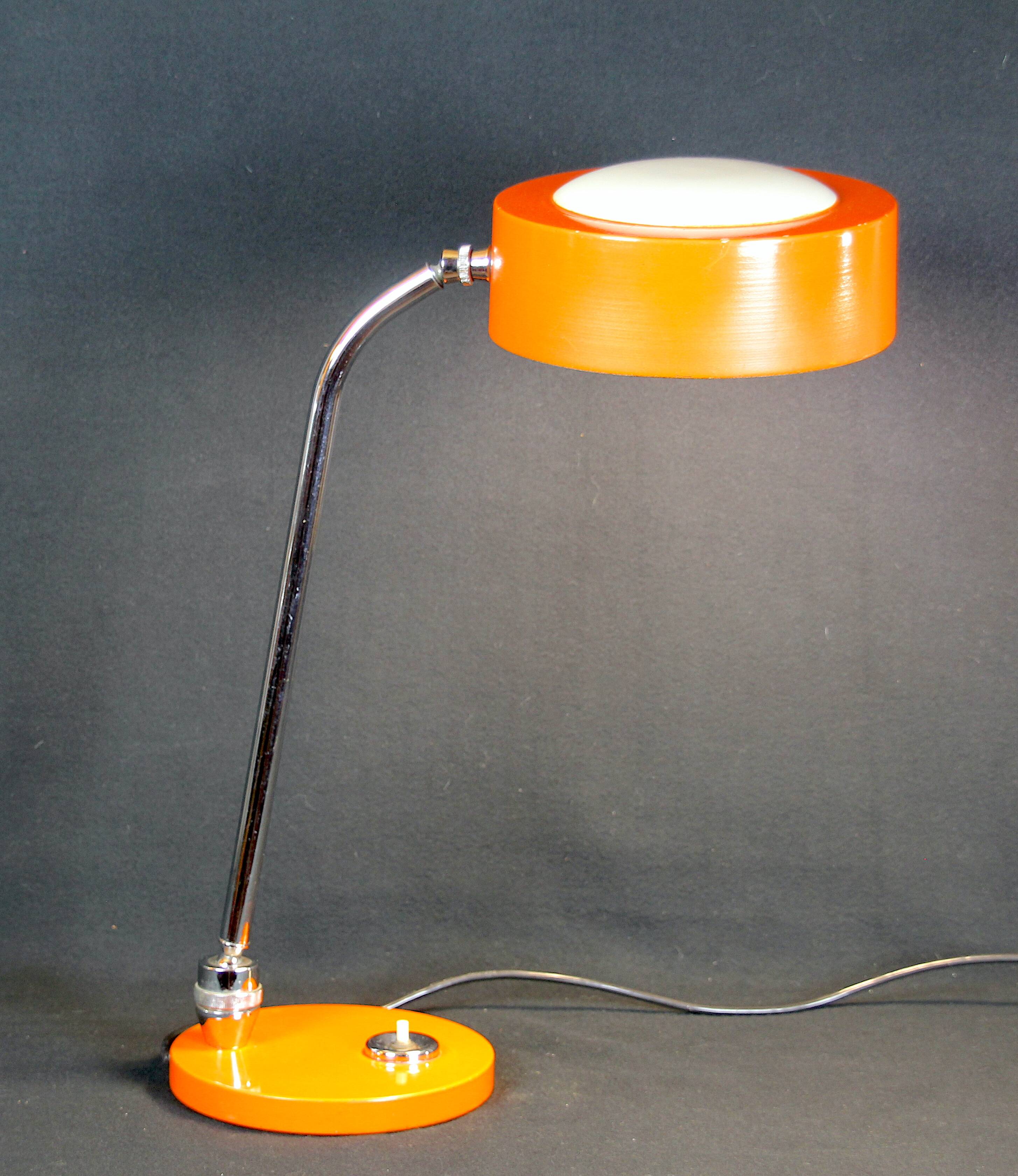 CharlJumo, Modern industrial desk lamp, Original orange color, France