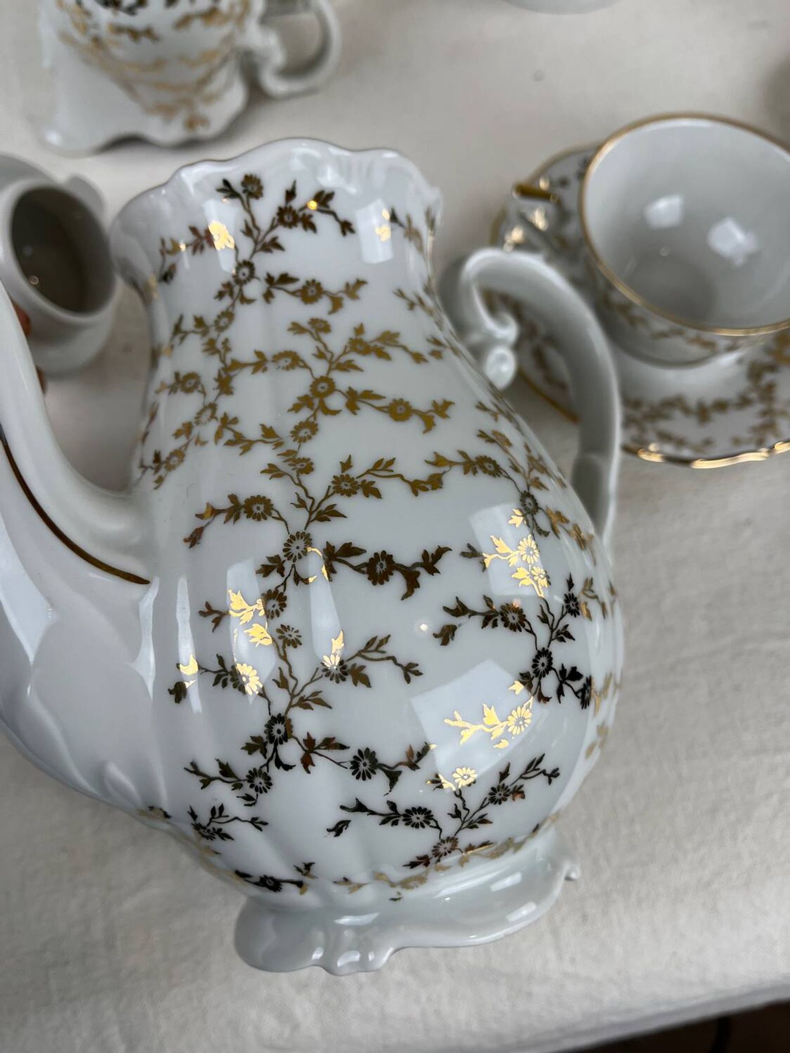 Antique coffee service in fine gilded porcelain – for 6 people – Vintage