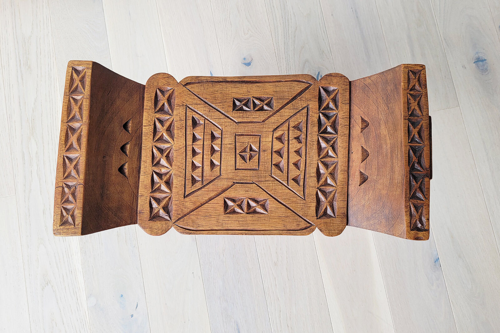 Tabouret ashanti ghanéen 'Wisdom Knot' Afrique