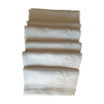 6 old towels 76.5 cm x 66.5 cm