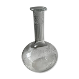 Engraved vintage wine decanter (cork reported)
