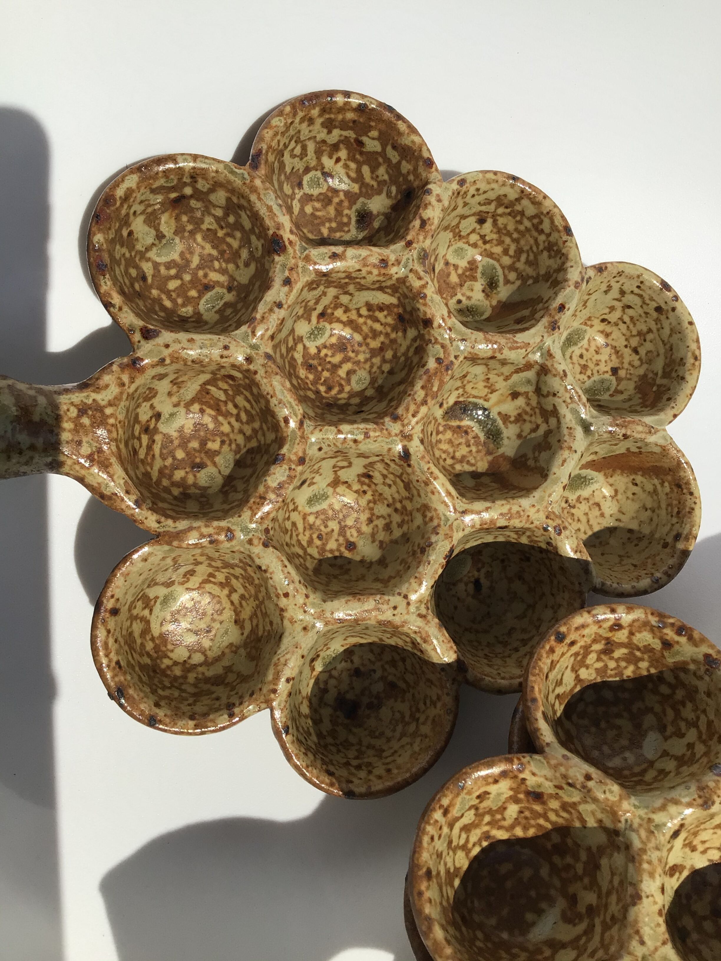Assiettes à escargots grès moucheté artisanal (lot de 3)