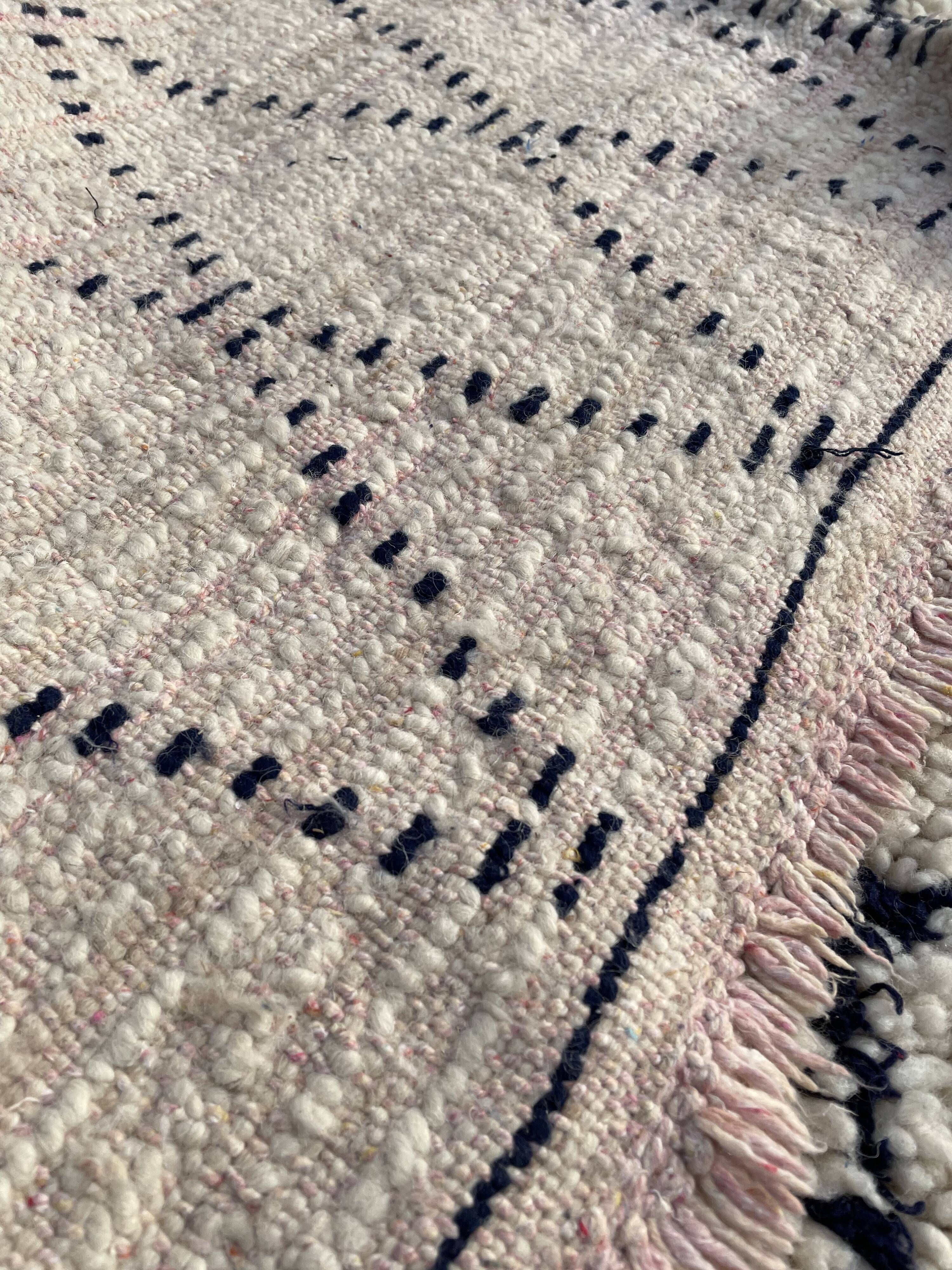 Carpet berbere beni ouarain vintage 110x235 cm