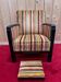 Fauteuil Art déco en tissu rayé multicolore et son repose-pieds