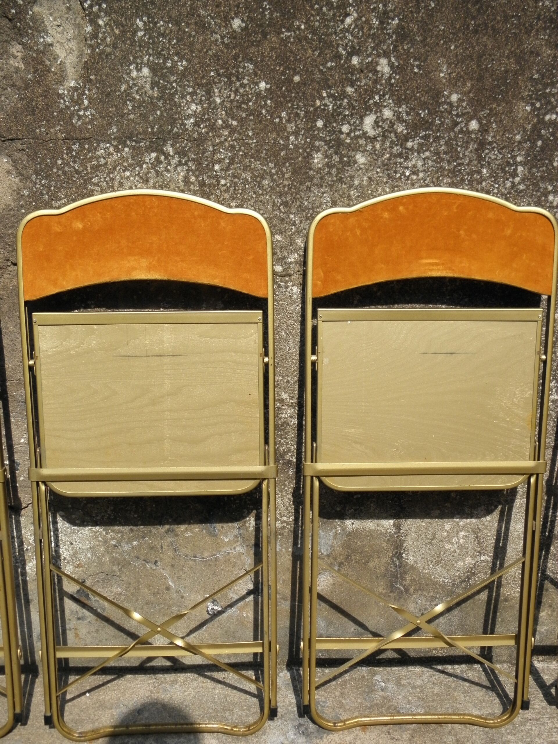 Lot de 6 chaises pliantes en velours et métal doré