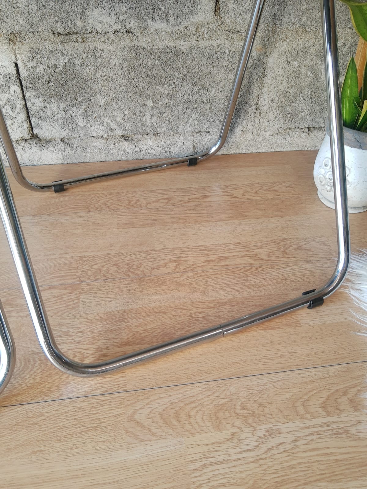Set of two folding chairs in brown and metal fabric - vintage