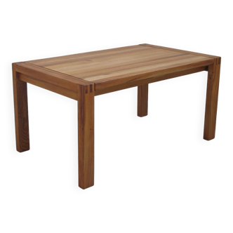 Solid oiled elm table, Vendée model, at Regain